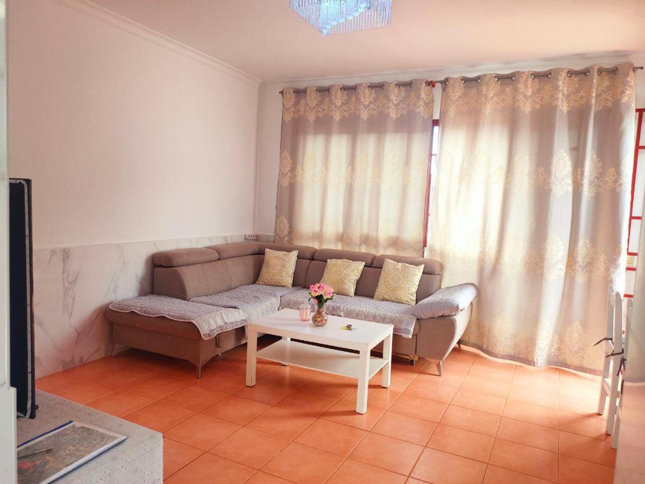 Big Villa Puerto Rico With Heated Saltwater Jacuzzi Pool & Bbq & Private Parking ภายนอก รูปภาพ