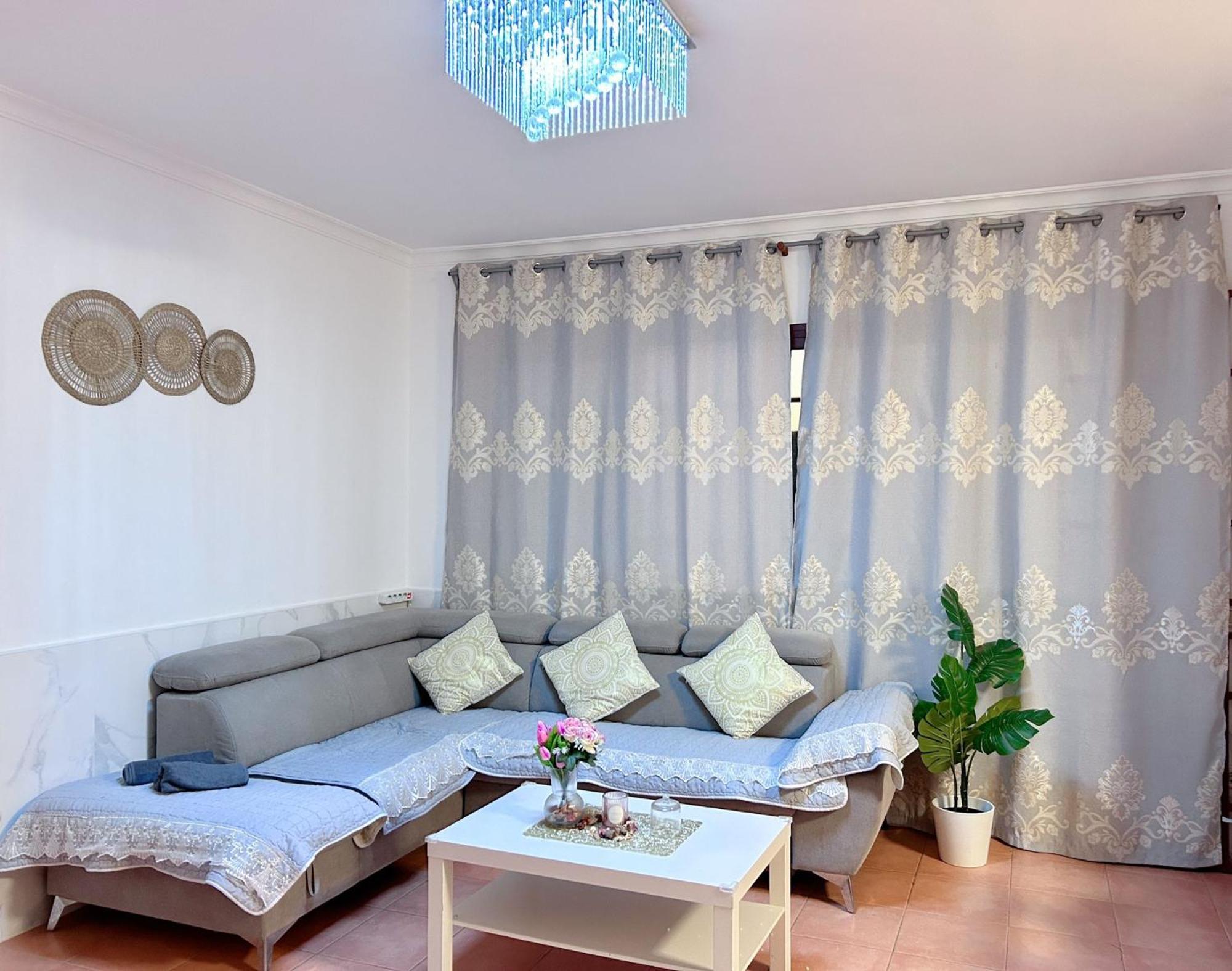 Big Villa Puerto Rico With Heated Saltwater Jacuzzi Pool & Bbq & Private Parking ภายนอก รูปภาพ